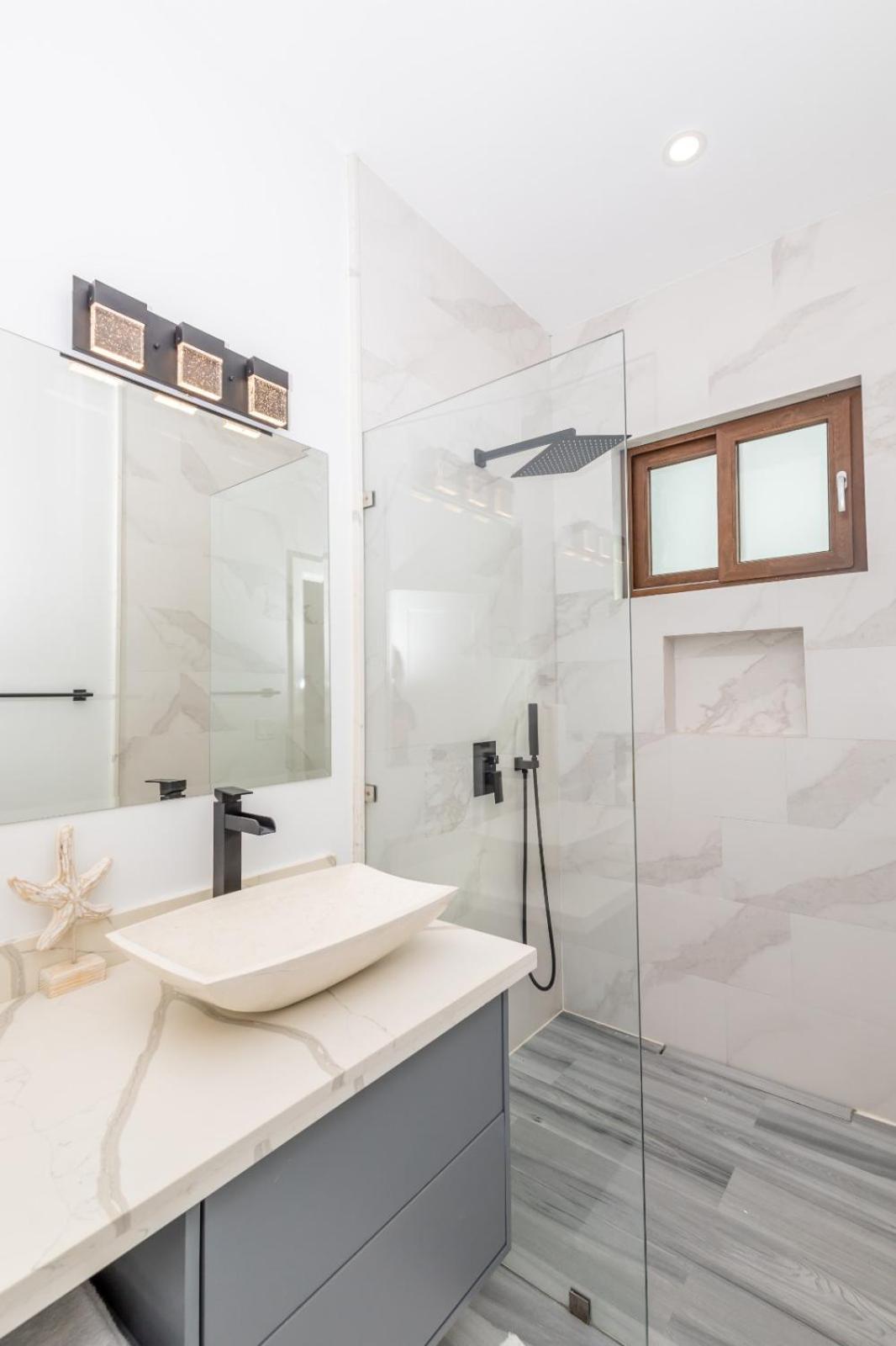 Acqua Di Mare Resort West Bay Ngoại thất bức ảnh